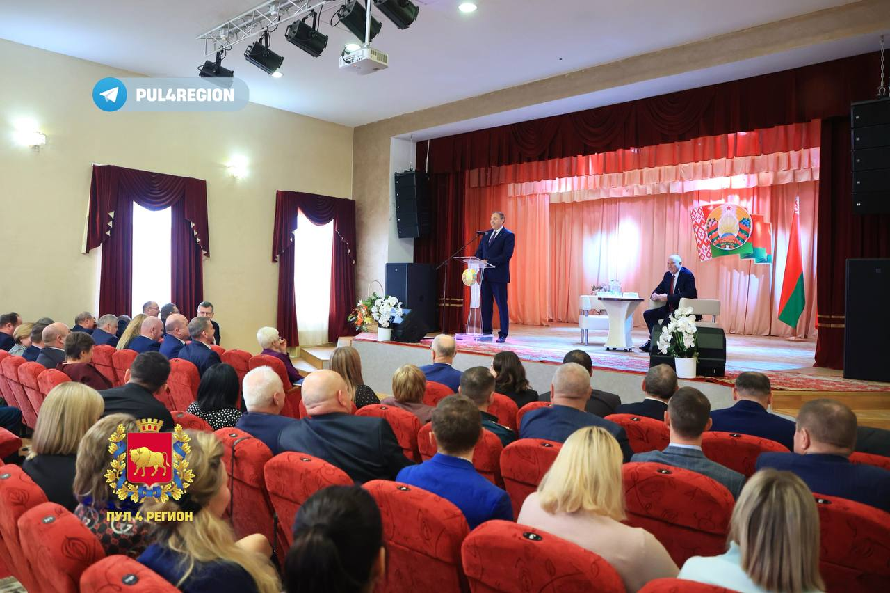 Владимир Караник и Юрий Караев провели встречу с активами Новогрудского, Дятловского и Кореличского районов